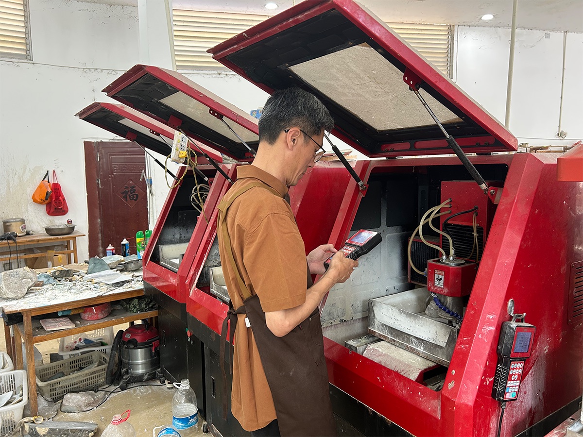 操作機器